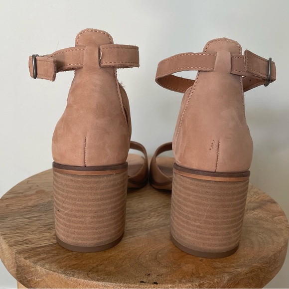 Lucky Brand Chunky Heel Sandal - Picture 5 of 5